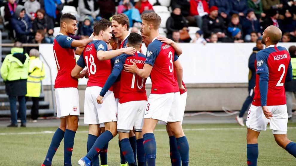 Los jugadores de Noruega celebran uno de los goles ante Islas Feroe.