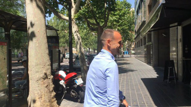 Javi Garrido, a su llegada a las oficinas del Valencia.