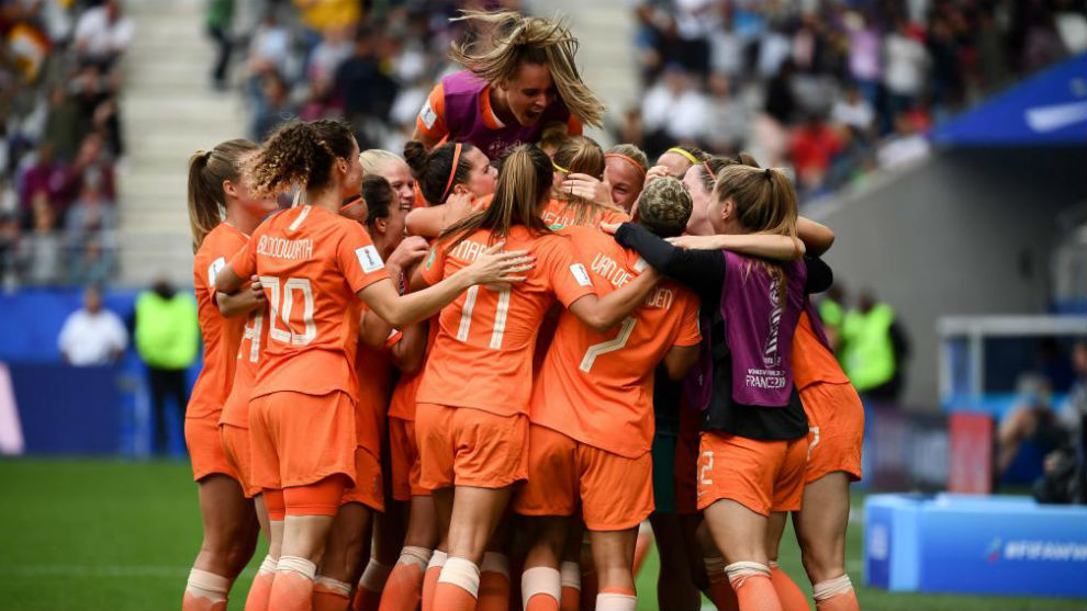 Las jugadoras de Holanda celebran uno de sus goles.