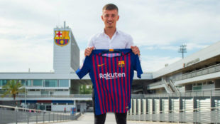 Van Beijnen posa con la camiseta del Barcelona.