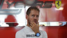 Vettel, en el box de Ferrari en Paul Ricard.