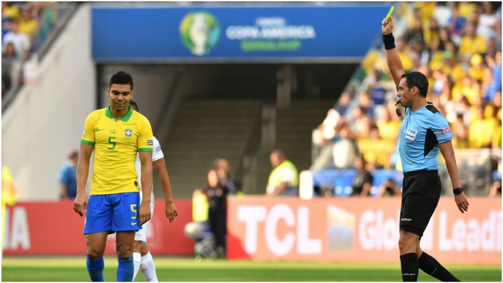 Casemiro recibe su segunda amarilla en la Copa Amrica frente a...