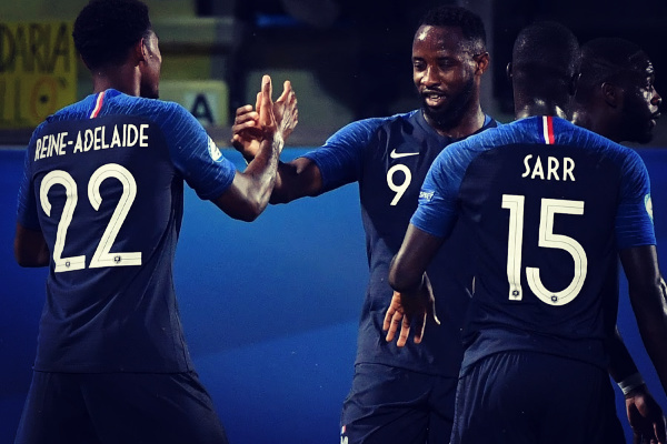 Dembl celebra con sus compaeros de la Seleccin de Francia sub 21 un gol en un partido anterior.
