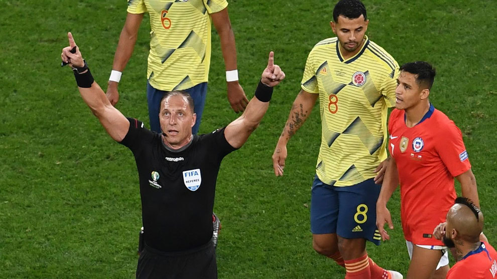 Argentine referee Pitana caused a stir.