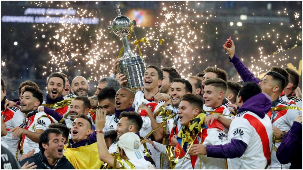 Los jugadores de River Plate celebran la Copa Libertadores ganada en...