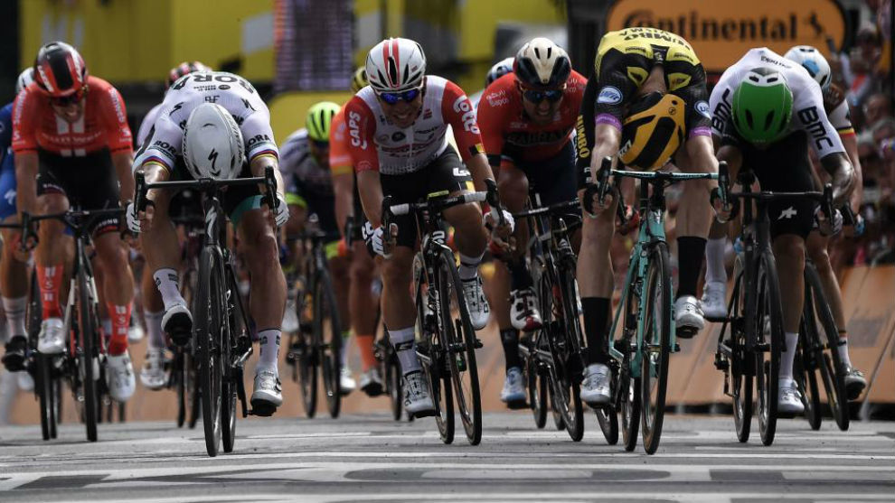 El esprint final de la primera etapa del Tour de Francia 2019.