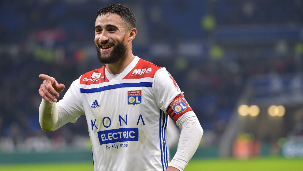 Nabil Fekir playing for Lyon.