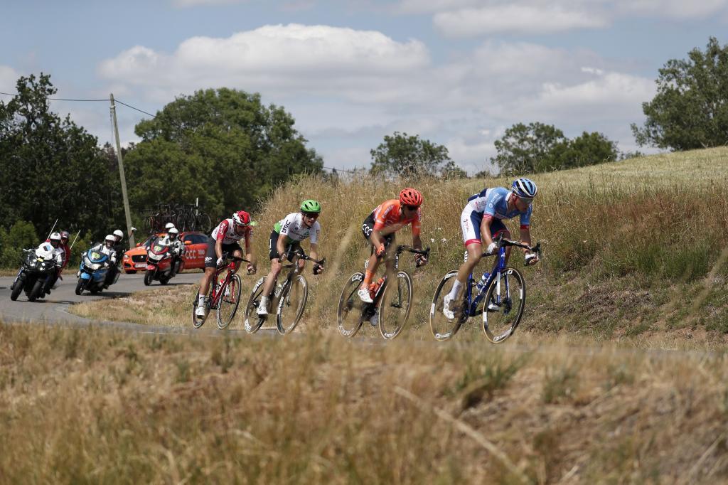 Saint Etienne (France), 13/07/2019.- The breakaway group in action during the 8th stage of the 106th edition of the <HIT>Tour</HIT> de France cycling race over 200km between Macon and Saint-Etienne, France, 13 July 2019. (Ciclismo, <HIT>Francia</HIT>) EFE/EPA/GUILLAUME HORCAJUELO