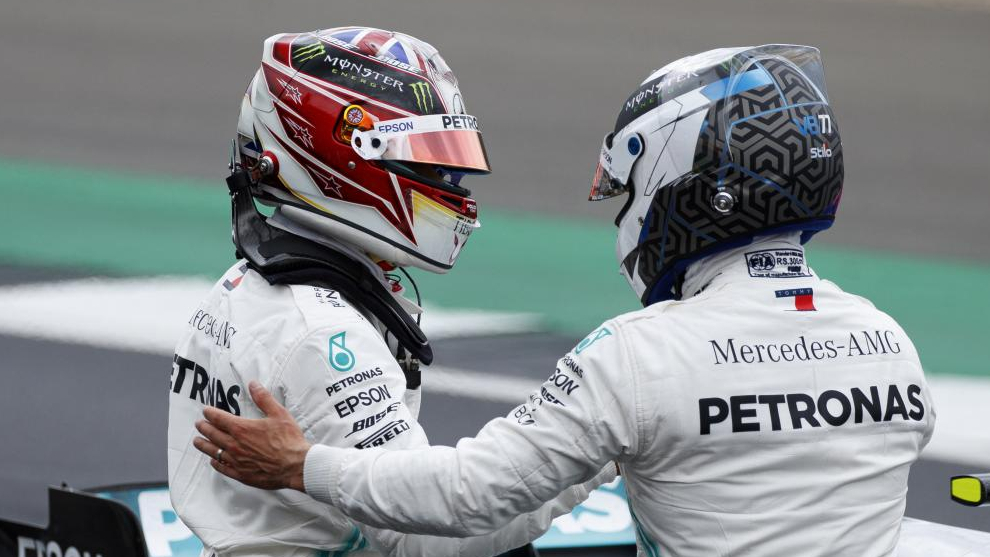Hamilton y Bottas en Silverstone.