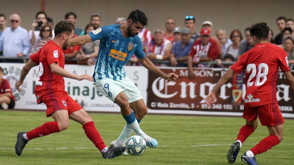Diego Costa durante el partido ante el Numancia en El Burgo de Osma