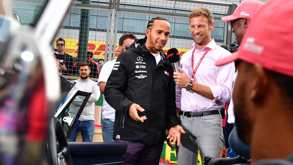 Hamilton y Button en Silverstone.