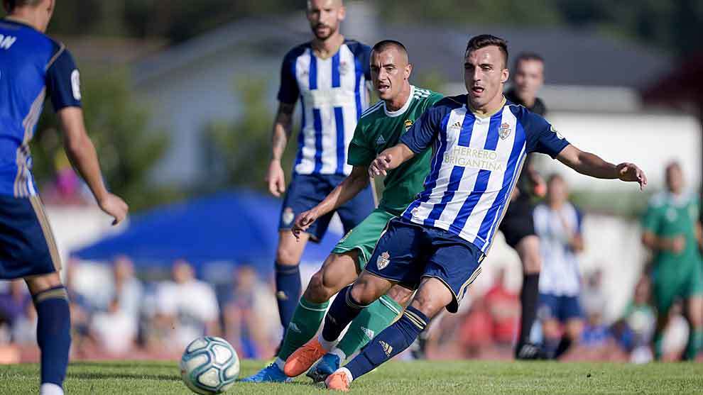 El Pardo de Navia acogi el partido entre Oviedo y Ponferradina