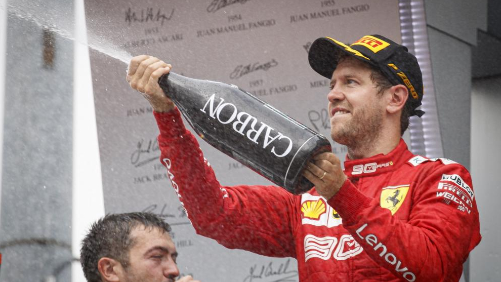 Vettel celebra su podio en Hockenheim.