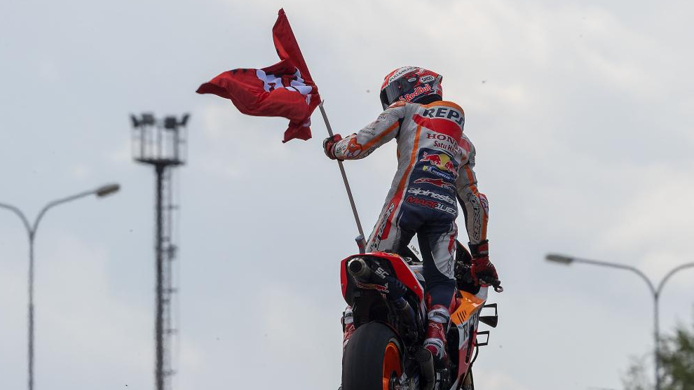 Mrquez celebra su triunfo en Brno.
