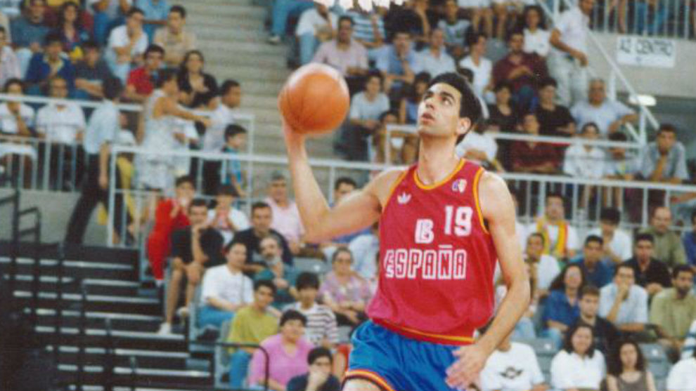 Santiago Aldama, en un partido de la seleccin espaola en 1992.