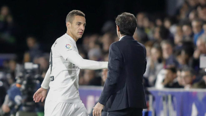 Rodrigo Moreno greeting Marcelino after being substituted.