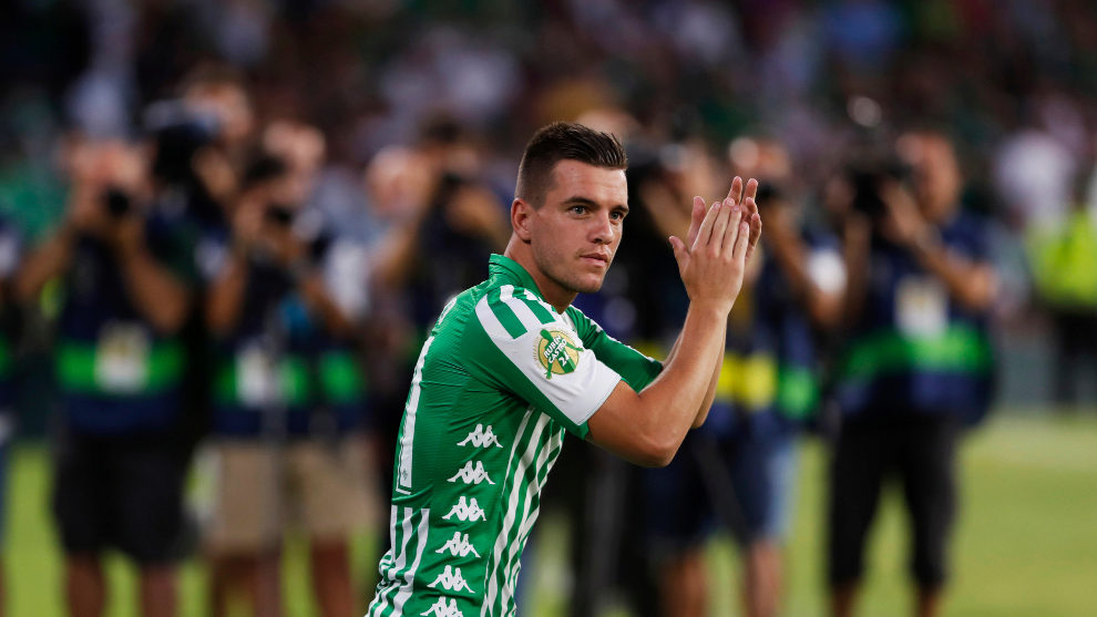 Giovani Lo Celso on the pitch at the Benito Villamarin for Ruben...