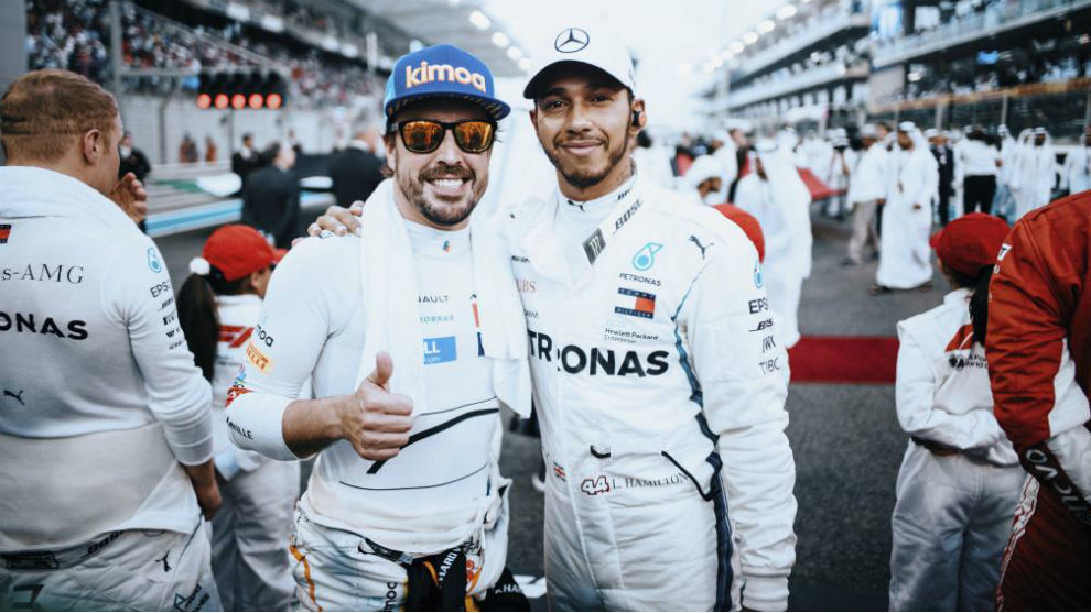 Alonso, con Hamilton en Abu Dabi 2018.