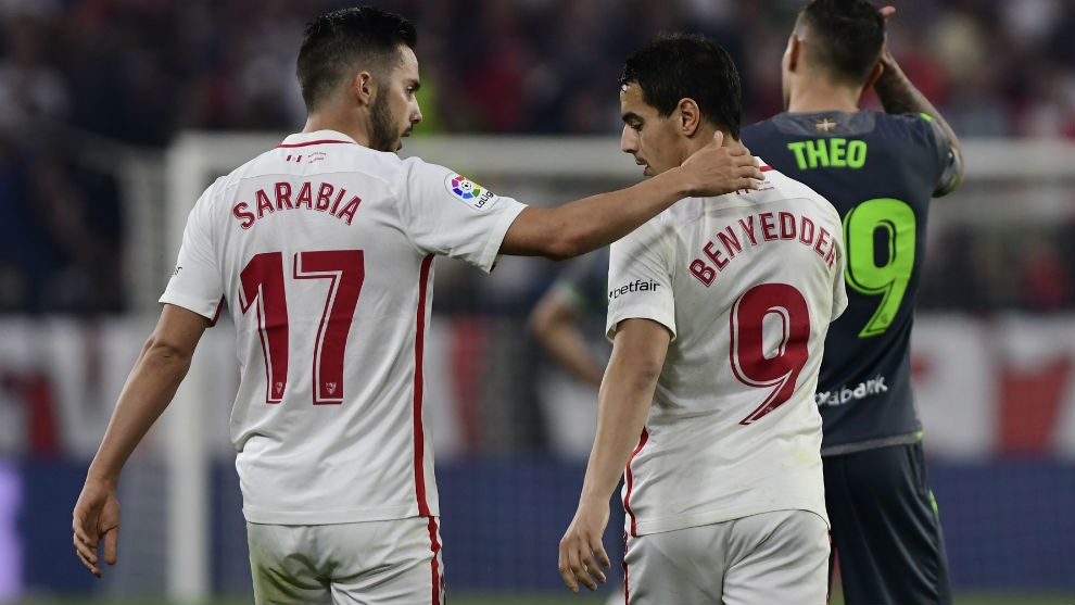 Sarabia (27) y Ben Yedder (29) celebran uno de los goles del Sevilla.