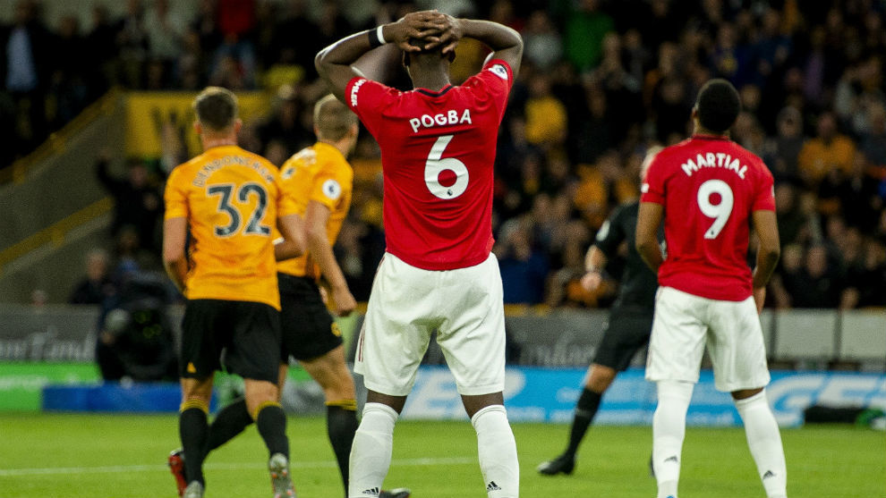 Paul Pogba (26) se lamenta tras fallar el penalti.