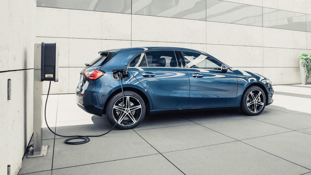 Mercedes dota de la tecnología EQ Power híbrida enchufable a los Clase A y B