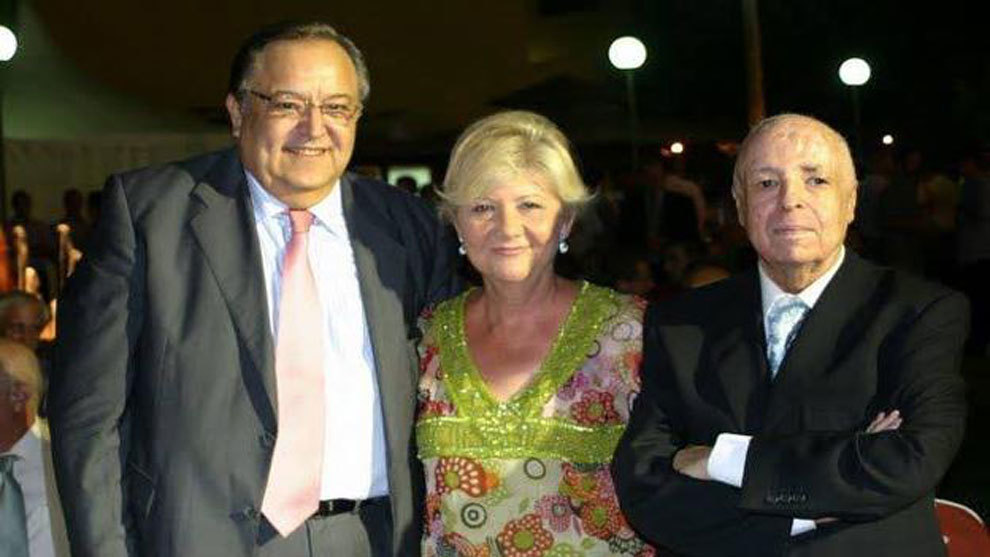 Jos Gallardo (derecha), junto a su esposa y a Eduardo Herrera en una...