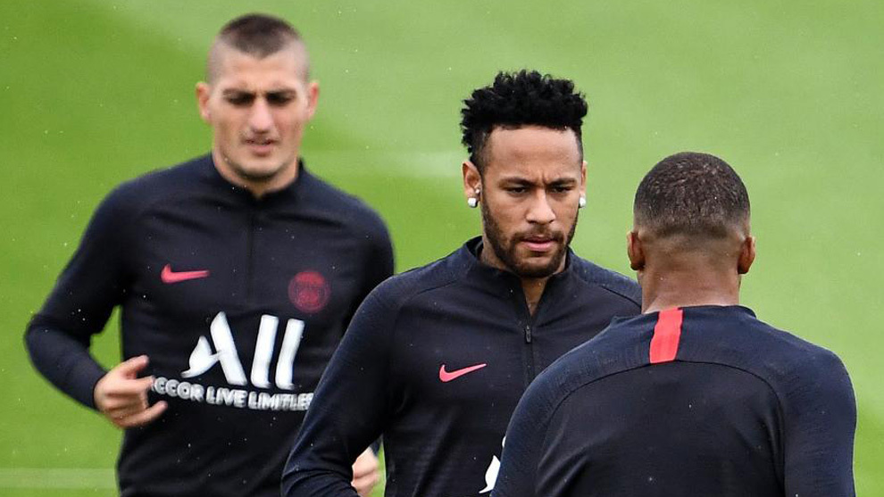 Neymar en un entrenamiento con el PSG