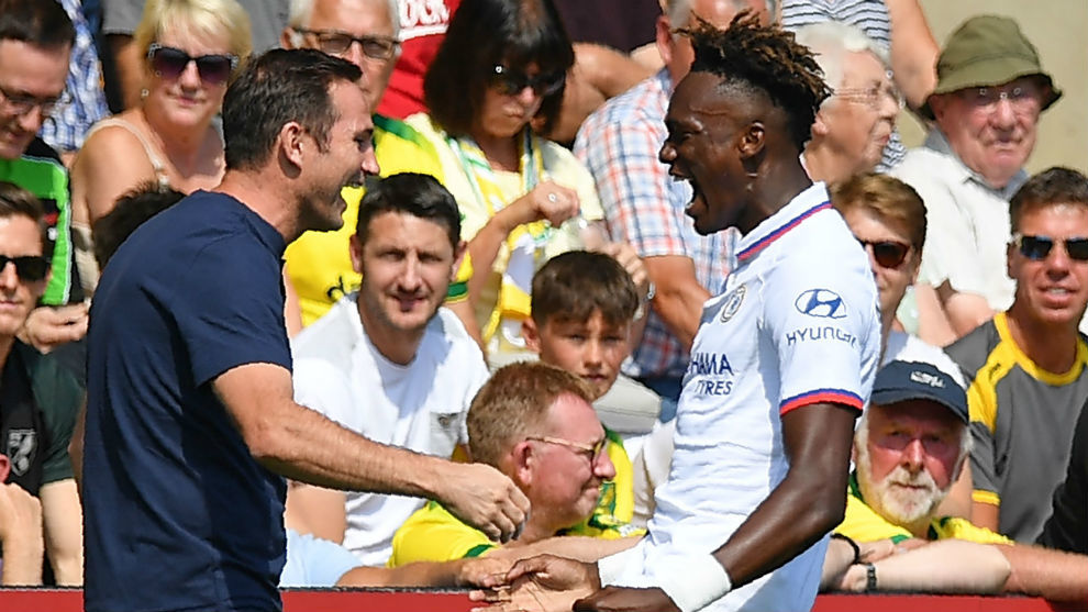 Tammy Abraham celebrates his opener with Frank Lampard.