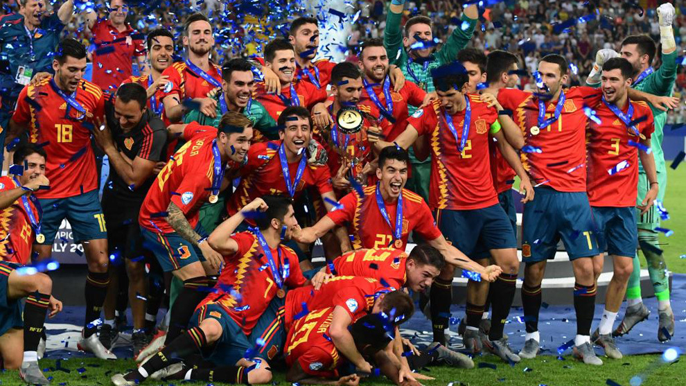 The Spain players celebrate winning the European Under-21 Championship...