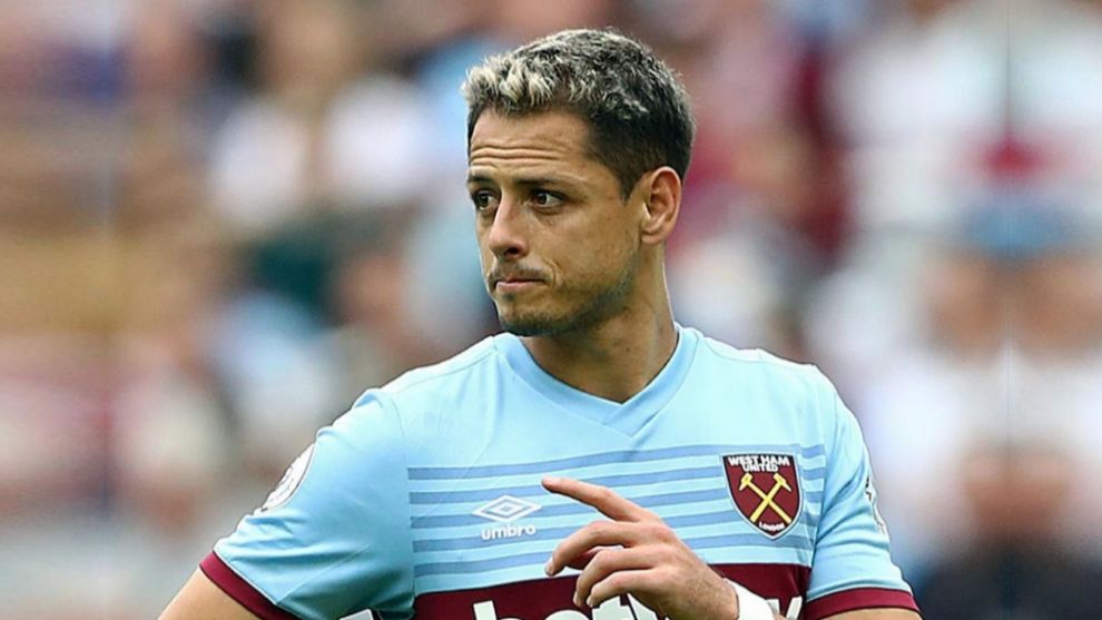 Javier &apos;Chicharito&apos; Hernandez in action for West Ham United.