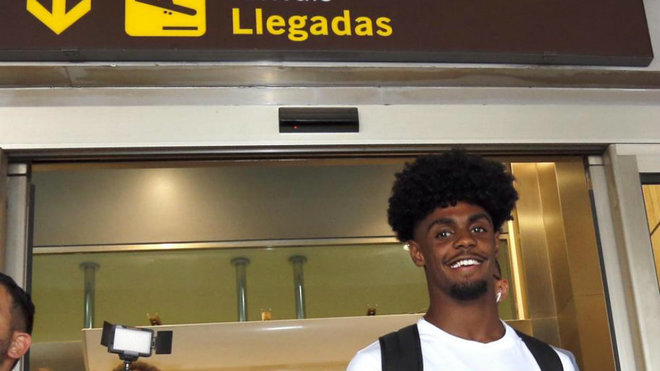 Correia, a su llegada al aeropuerto de Valencia.