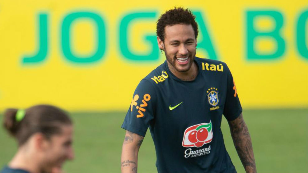 Neymar with the Brazilian national team.