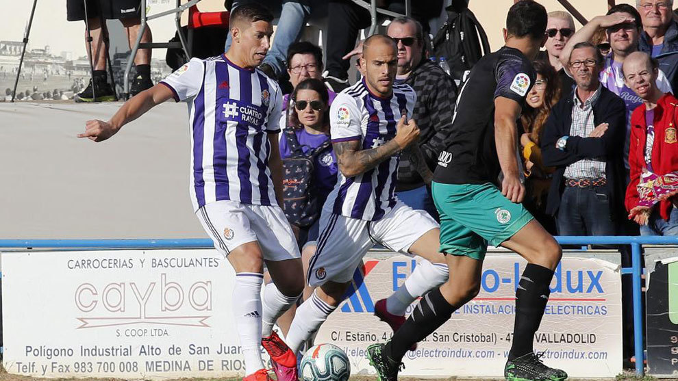 Alcaraz y Sandro, en un partido de pretemporada con el Valladolid.