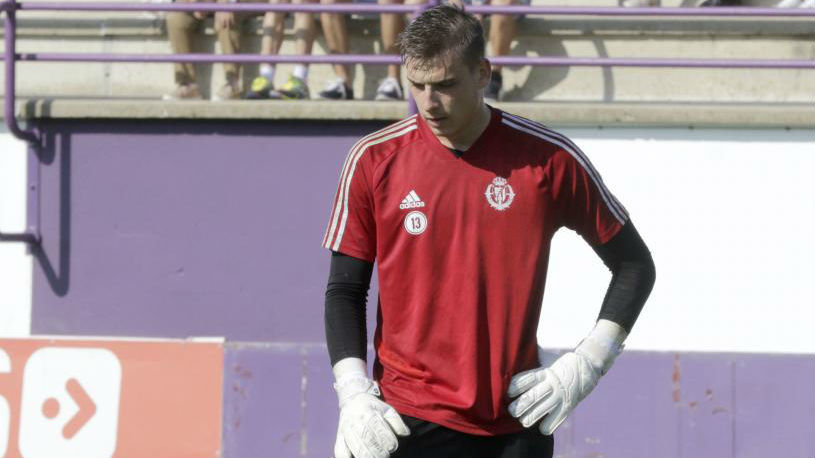 Lunin, en un entrenamiento con el Valladolid.