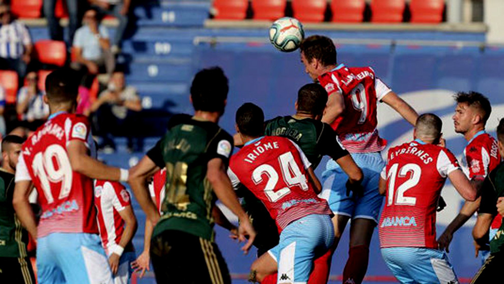 Gol del Lugo contra la Ponferradina