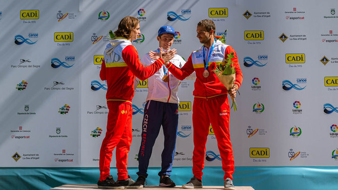 David Llorente y Joan Crespo, en el podio de K1 en el Mundial de La...