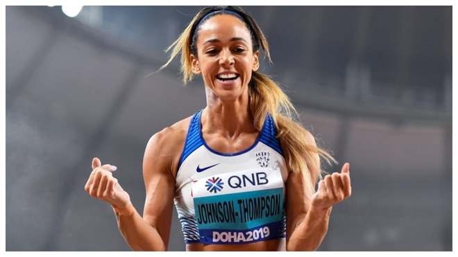 Katarina Johnson-Thompson celebra la victoria en Doha
