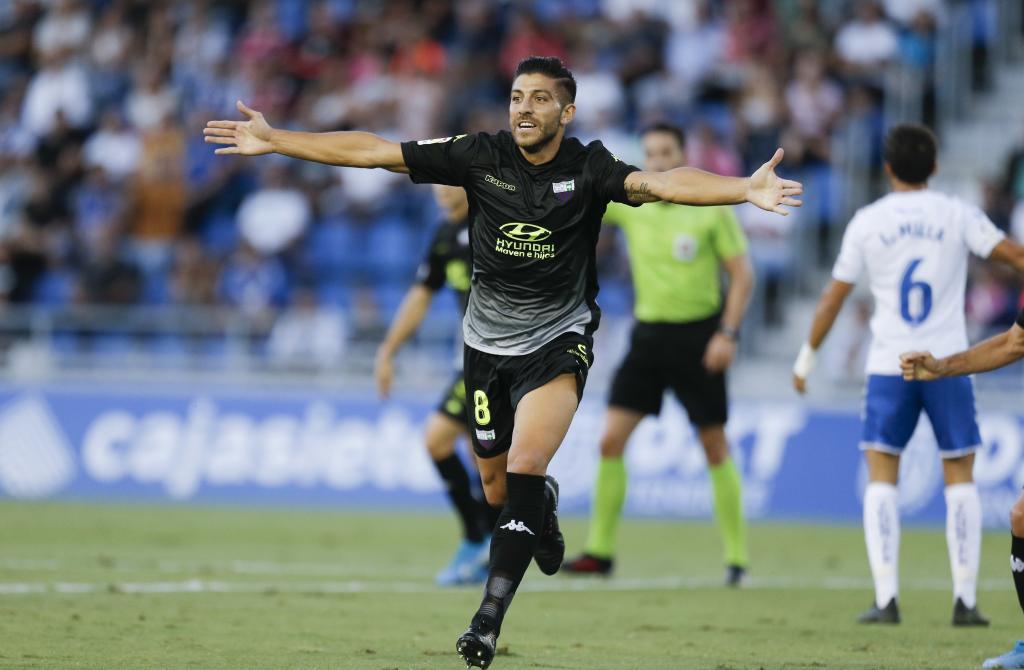 Zarfino celebra el gol que marc al Tenerife