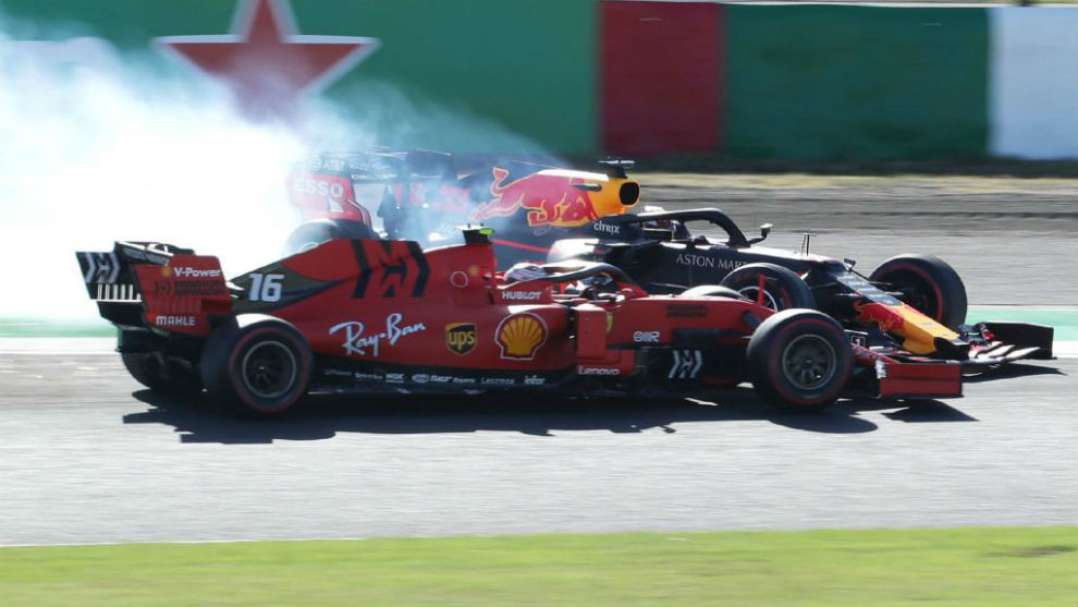 El momento del impacto entre Verstappen y Leclerc
