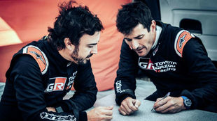 Alonso y Coma, antes de la primera carrera en la Lichtenburg 400 de...