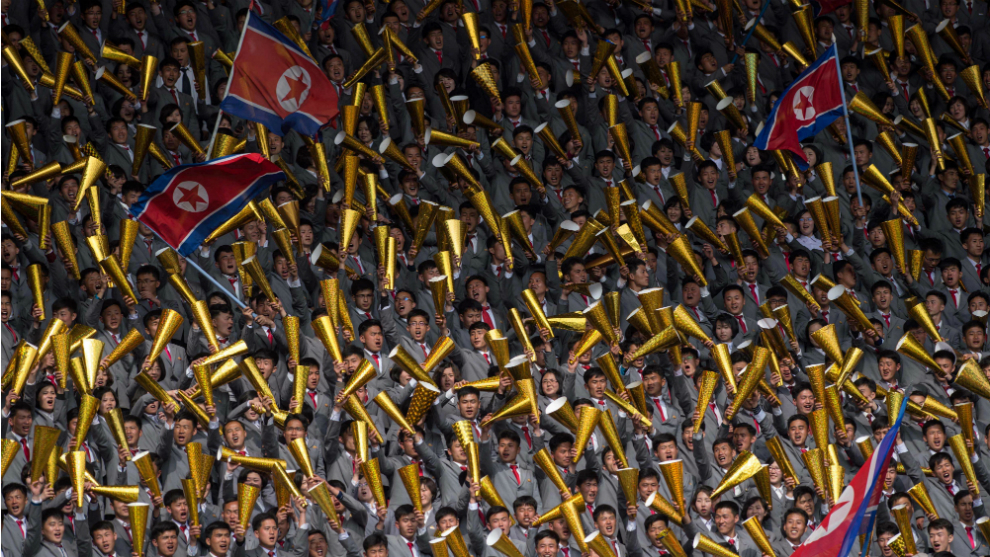 Aficionados de Corea del Norte durante un partido de su seleccin.