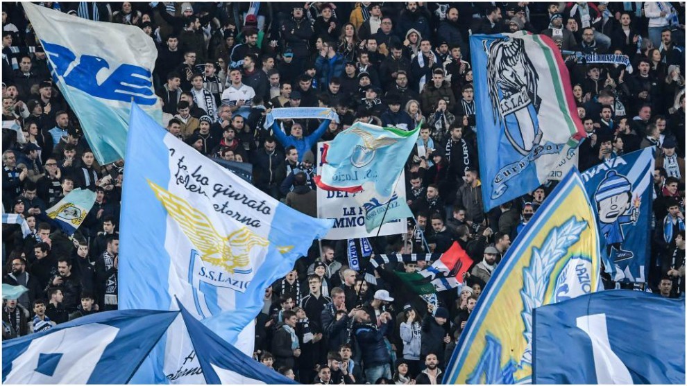 Aficionados de la Lazio en el partido de Europa League contra el...