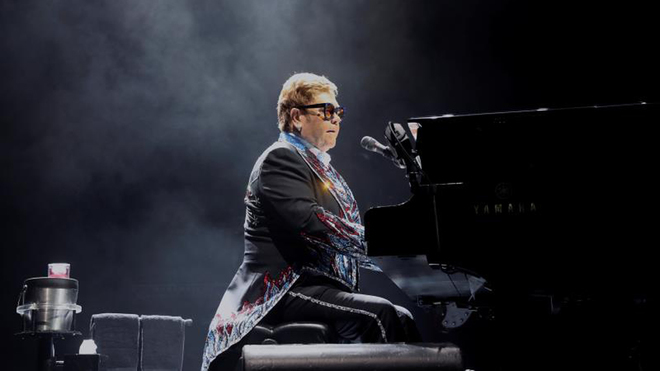 Elton John presenta &apos;Yo&apos;, su primera autobiografa.