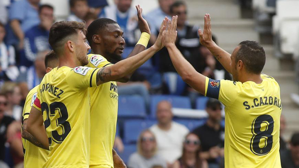 Jugadores del Villarreal celebran un gol ante el Espanyol