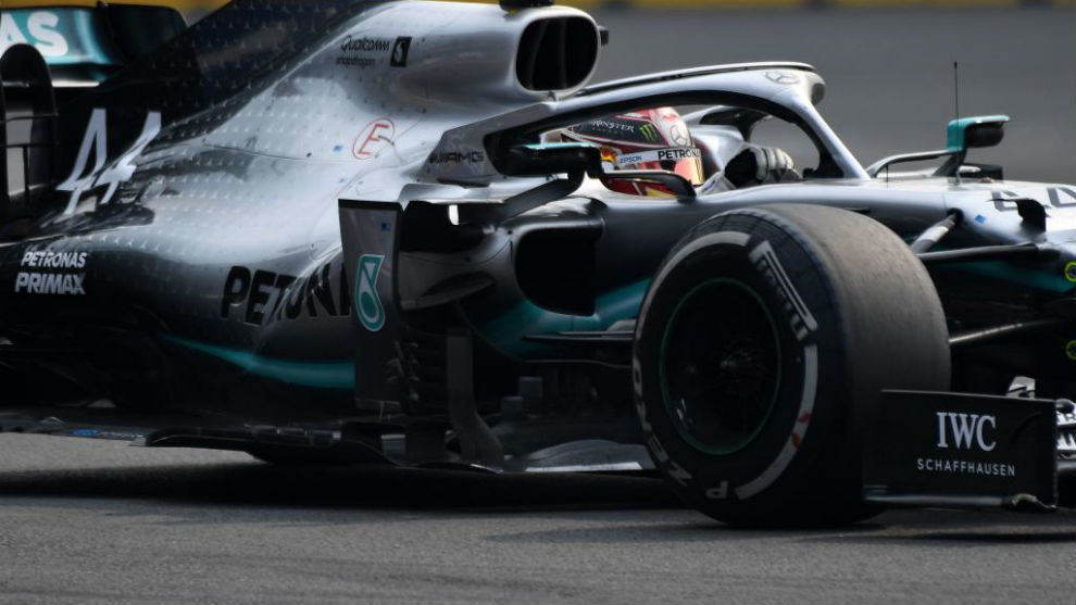Hamilton gana y se queda a 4 puntos del sexto título, Sainz acaba 13º
