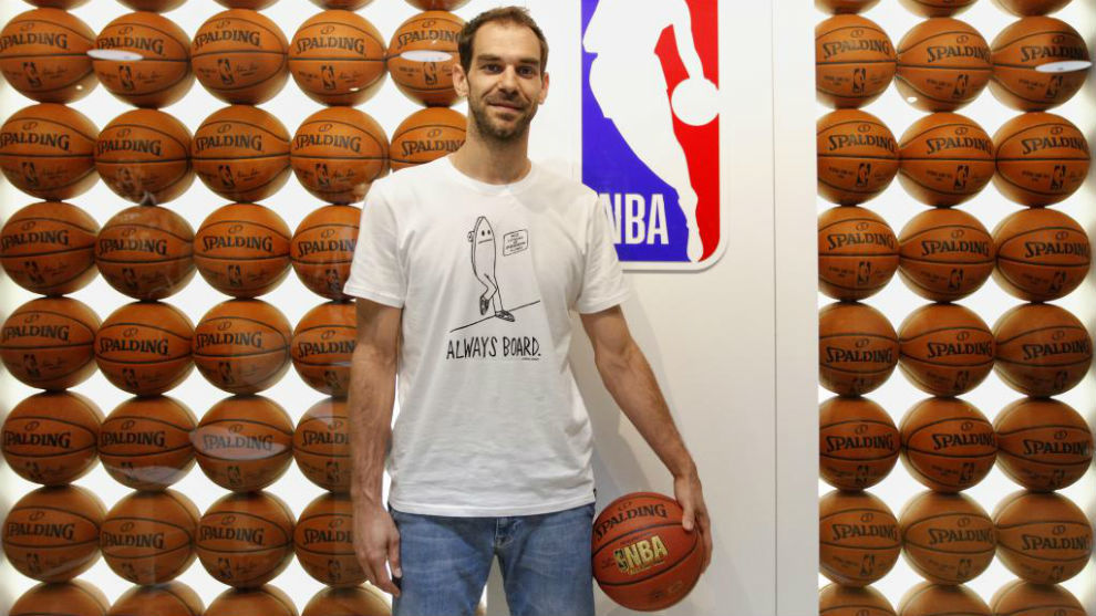 Jose Calderon at the NBA&apos;s offices in Madrid.