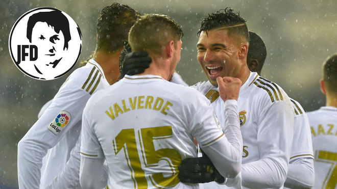 Casemiro and Valverde celebrate after the Uruguayan&apos;s goal