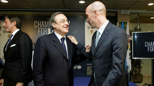 El presidente del Real Madrid, Florentino Prez, con el de la RFEF,...