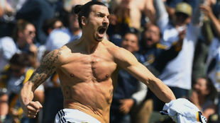 Ibrahimovic celebra un gol con Los Angeles Galaxy.