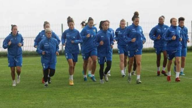 Las jugadoras de la UD Granadilla Tenerife, en un entrenamiento.